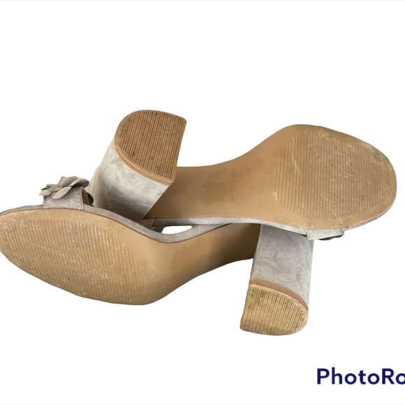 Le Château Suede Dressy Heels - Light Grey - Picture 3 of 3